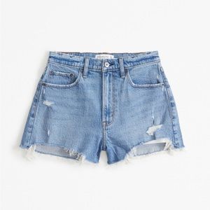 NWT - Abercrombie Curve Love High Rise Mom Short